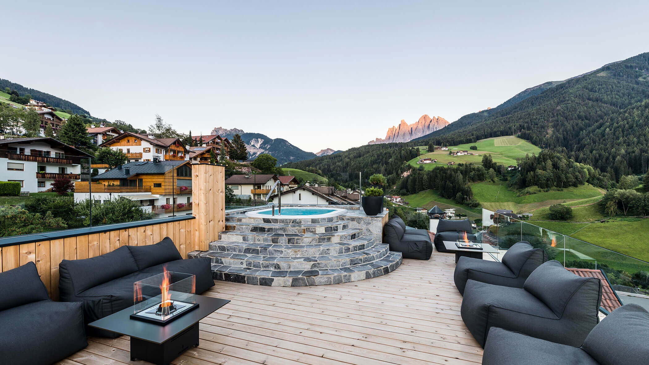 Viel Nois Guest House Il vostro alloggio ideale nella Val di Funes Viel Nois Guest House Il vostro alloggio ideale nella Val di Funes