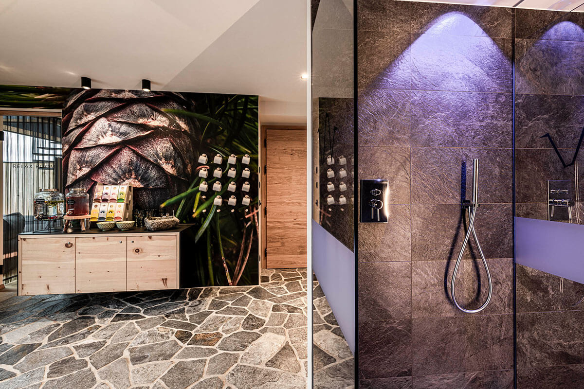 Refreshing ice fountain