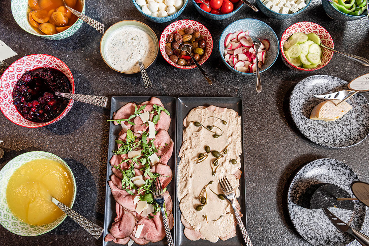 Frühstück mit regionalen & vielfältigen Produkten