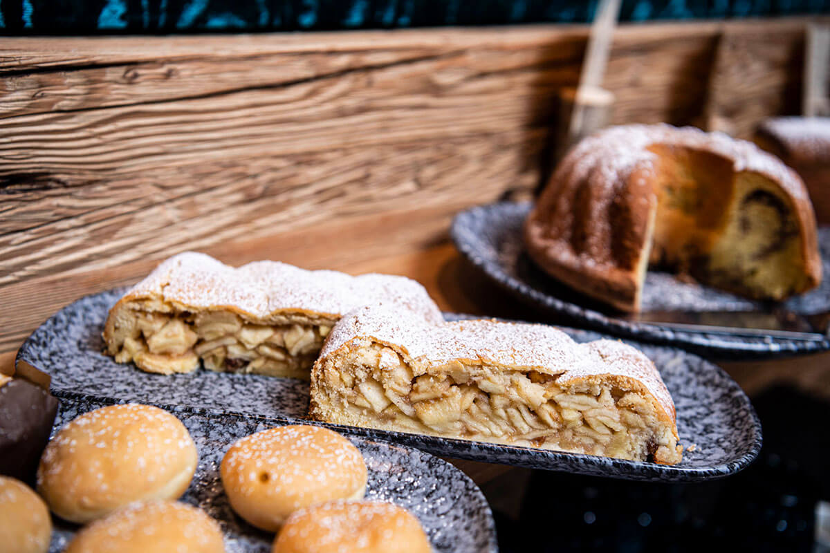 Brioches mit verschiedenen Füllungen 