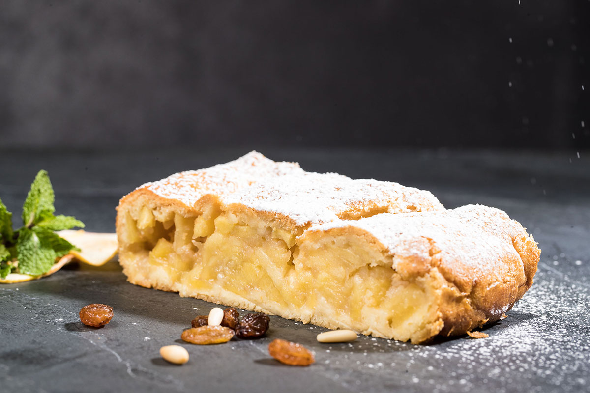 Bar, café, restaurant and pizzeria